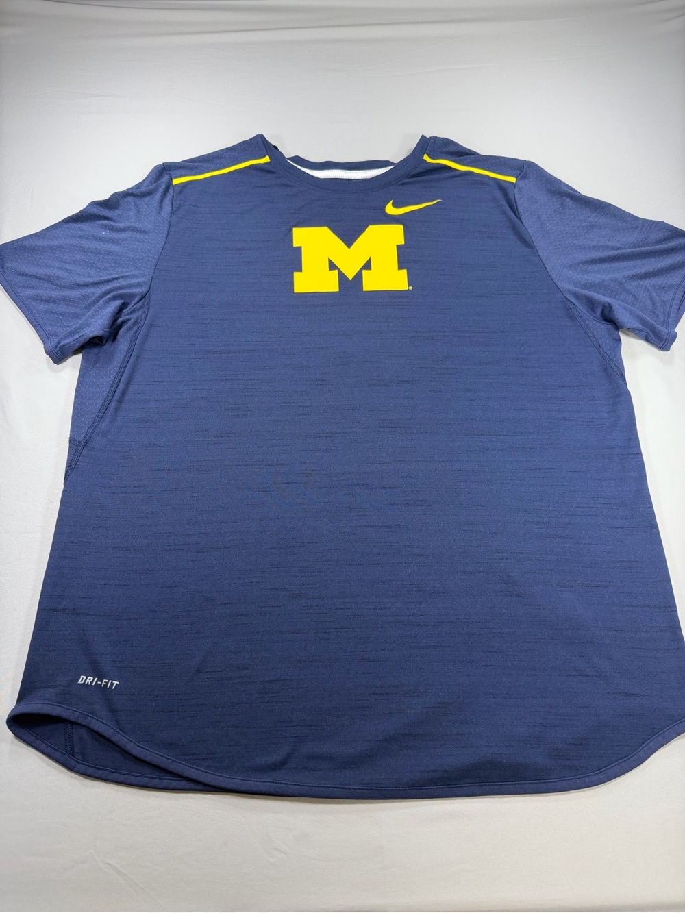 Nike Dri-FIT Michigan Wolverines Navy Performance T-Shirt Men’s XL